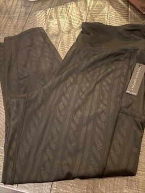 Tahari Sport Black Cable Knit Embossed Leggings